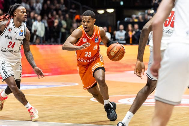 GER, easy-Credit Basketball-Bundesliga, Niners Chemnitz - BMA365 Bamberg Baskets. 27.04.2026, Messe, Chemnitz, GER, easy-Credit Basketball-Bundesliga, Niners Chemnitz - BMA365 Bamberg Baskets. Eric Washington (Niners Chemnitz, 33) Foto Alexander Trienitz Chemnitz Messe Sachsen Deutschland