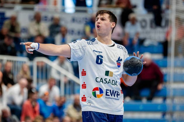 Dormagen, 27.04.2026, Handball, Herren, 2. Bundesliga, 29. Spieltag, 2025 2026: TSV Bayer Dormagen 1. VFL Potsdam Markus Mahr (1. VfL Potsdam, 6) gibt Anweisungen auf dem Spielfeld