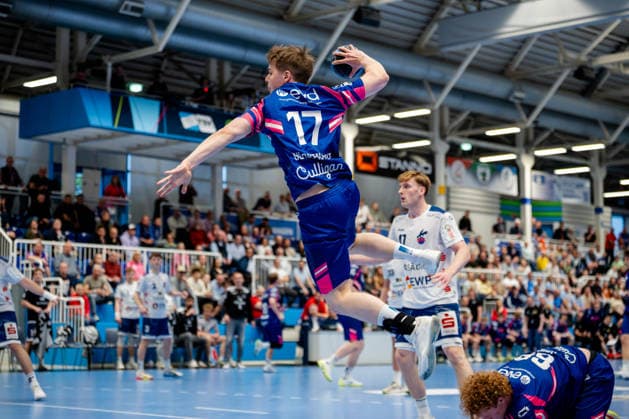 Dormagen, 27.04.2026, Handball, Herren, 2. Bundesliga, 29. Spieltag, 2025 2026: TSV Bayer Dormagen 1. VFL Potsdam Felix Böckenholt (TSV Bayer Dormagen, 17) beim Torwurf