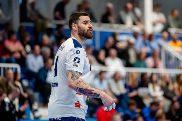 Dormagen, 27.04.2026, Handball, Herren, 2. Bundesliga, 29. Spieltag, 2025 2026: TSV Bayer Dormagen 1. VFL Potsdam Davide Bulzamini (1. VfL Potsdam, 8) während des Spiels