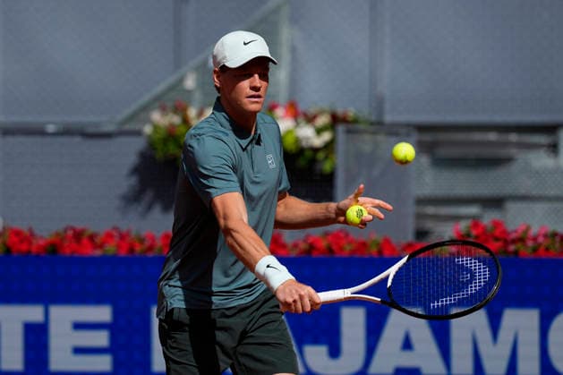 April 28, 2026, Madrid, Madrid, Spain: Jannik Sinner of Italy plays against Cameron Norrie of Great Britain during the Mutua Madrid Open 2026, ATP, Tennis Herren Masters 1000 and WTA, Tennis Damen 1000, at La Caja Magica on April 28, 2026 in Madrid, Spain. Madrid Spain - ZUMAa181 20260428_zaa_a181_011 Copyright: xOscarxJ.xBarrosox