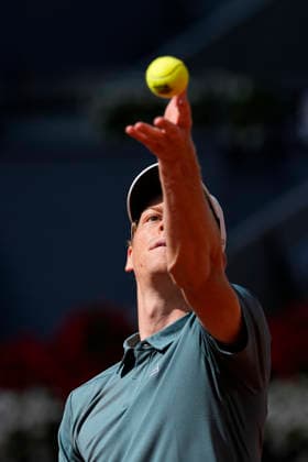 April 28, 2026, Madrid, Madrid, Spain: Jannik Sinner of Italy plays against Cameron Norrie of Great Britain during the Mutua Madrid Open 2026, ATP, Tennis Herren Masters 1000 and WTA, Tennis Damen 1000, at La Caja Magica on April 28, 2026 in Madrid, Spain. Madrid Spain - ZUMAa181 20260428_zaa_a181_009 Copyright: xOscarxJ.xBarrosox