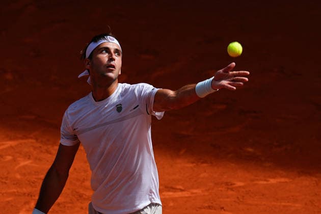 April 28, 2026, Madrid, Madrid, Spain: Tomas Martin Etcheverry of Argentina plays against Arthur Fils of France during the Mutua Madrid Open 2026, ATP, Tennis Herren Masters 1000 and WTA, Tennis Damen 1000, at La Caja Magica on April 28, 2026 in Madrid, Spain. Madrid Spain - ZUMAa181 20260428_zaa_a181_124 Copyright: xDennisxAgyemanx