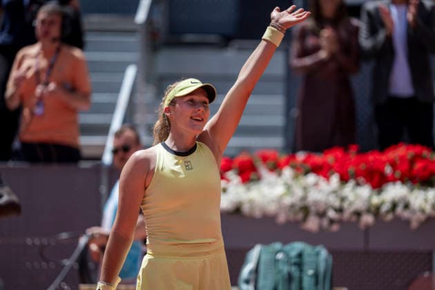 Mutua Madrid Open - Day Nine MADRID, SPAIN - APRIL 28: Mirra Andreeva celebrates the victory against Leylah Fernandez of Canada during the Women s Singles Quarter Finals match on Day Nine during the Mutua Madrid Open 2026 tournament celebrated at La Caja Magica on April 28, 2026 in Madrid, Spain. Madrid La Caja Magica Madrid Spain Copyright: xAlbertoxGardinx AGardin_20260428_Tennis_Madrid_Day9_0492
