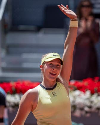Mutua Madrid Open - Day Nine MADRID, SPAIN - APRIL 28: Mirra Andreeva celebrates the victory against Leylah Fernandez of Canada during the Women s Singles Quarter Finals match on Day Nine during the Mutua Madrid Open 2026 tournament celebrated at La Caja Magica on April 28, 2026 in Madrid, Spain. Madrid La Caja Magica Madrid Spain Copyright: xAlbertoxGardinx AGardin_20260428_Tennis_Madrid_Day9_0493