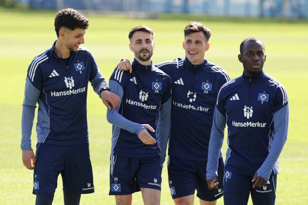2026.04.28 xfsx Fussball 1. Bundesliga Hamburger Sportverein - Training am Volksparkstadion v.l. Daniel Elfadli (Hamburger SV ,8) , Fabio Daniel Ferreira Vieira (Hamburger SV ,20) , Nicolas Capaldo (Hamburger SV ,24) , Jean-Luc Dompe (Hamburger SV ,7) (DFL regulations prohibit any use of photographs as image sequences and or quasi-video. *** 2026 04 28 xfsx Football 1 Bundesliga Hamburger Sportverein Training am Volksparkstadion v l Daniel Elfadli Hamburger SV ,8 , Fabio Daniel Ferreira Vieira Hamburger SV ,20 , Nicolas Capaldo Hamburger SV ,24 , Jean Luc Dompe Hamburger SV ,7 DFL regulations prohibit any use of photographs as image sequences and or quasi video Copyright: HMBxMedia FernandoxSoares