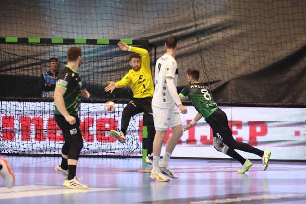 RK Nexe v THW Kiel - EHF European League Men 2025 2026 Gonzalo Perez de Vargas of THW Kiel attempts to save the shot of Ibrahim Haseljic of RK Nexe during the EHF European League Men 2025 26 quarter-finals 1st leg match between RK Nexe and THW Kiel at Sports Hall King Tomislav on April 28, 2026 in Nasice, Croatia.  DavidxJerkovic PIXSELL