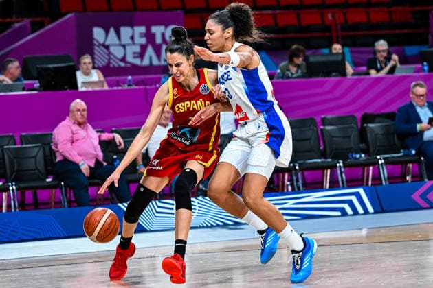 June 27, 2025, Piraeus, Attiki, Greece: ALBA TORRENS 7 of Spain in action during the Fiba Women Eurobasket 2025 game against France at Peace and Friendship Arena in Piraeus , Greece on 27 June of 2025 France V Spain  - ZUMAk195 20250627_znp_k195_123 Copyright: xXenophonxKarakalosx