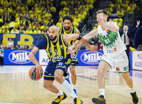Fenerbahce Beko v Zalgiris - Euroleague ISTANBUL, TURKIYE - APRIL 28: Talen Jaleen Tucker (8) of Fenerbahce Beko and Arnas Butkevicius (51) of Zalgiris compete for the ball during the EuroLeague Play-off match between Fenerbahce Beko and Zalgiris at Ulker Sports and Event Hall in Istanbul, Turkiye on April 28, 2026. Esra Bilgin Anadolu Istanbul Turkey. Editorial use only. Please get in touch for any other usage.  Copyright: x2026xAnadoluxEsraxBilginx