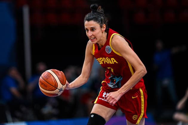June 27, 2025, Piraeus, Attiki, Greece: ALBA TORRENS 7 of Spain in action during the Fiba Women Eurobasket 2025 game against France at Peace and Friendship Arena in Piraeus , Greece on 27 June of 2025 Piraeus Greece - ZUMAk195 20250627_znp_k195_139 Copyright: xXenophonxKarakalosx