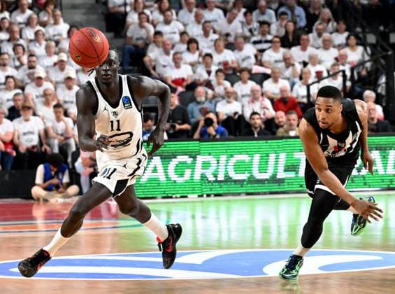 Eurocoupe finale JL Bourg - Besiktas - 28 avril 2026 PHOTOPQR LE PROGRES Catherine AULAZ - Bourg-en-Bresse 28 04 2026 - Eurocoupe finale JL Bourg - Besiktas - 28 avril 2026 -Eurocoupe - Saison 2025 2026 - Finale JL Bourg (blanc) - Besiktas (noir) match 2 à Ekinox à Bourg-en-Bresse (France). Both Gach (JL Bourg) Basket. Eurocup. Bourg vs Besiktas Bourg-en-Bresse Ain Rhône-Alpes France  Copyright: xPHOTOPQR LExPROGRES MAXPPPxCatherinexAULAZx 20260428LPL8950 20260428LPL8950