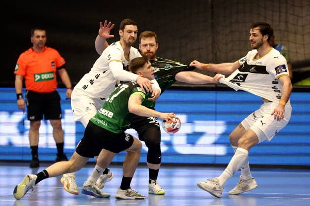 Croatia, Nasice, 280426. Handball match of the quarterfinals of the European League, Nexe - Kiel. In the photo: Leon Vucko, Veron Nacinovic. Photo: Marin Franov CROPIX Copyright: xxMarinxFranovx nexe_kiel10-280426