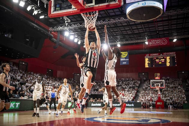 Besiktas GAIN v Cosea JL Bourg - EuroCup Final BOURG-EN-BRESSE, FRANCE - APRIL 28: Ante Zizic (41) of Besiktas GAIN in action during EuroCup basketball final match between Besiktas GAIN and Cosea JL Bourg at the Ekinox in Bourg-en-Bresse France on April 28, 2026. Elyxandro Cegarra Anadolu Bourg-en-Bresse France. Editorial use only. Please get in touch for any other usage.  Copyright: x2026xAnadoluxElyxandroxCegarrax