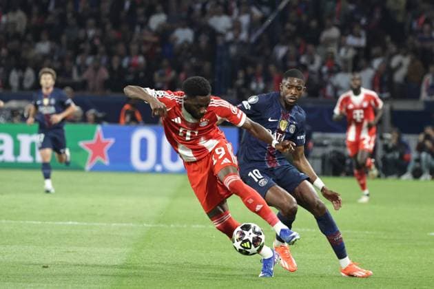 PSG - BAYERN PHOTOPQR LE PARISIEN LP Fred Dugit (Staff) ; Paris ; 28 04 2026 ; Sports Parc des Princes, Paris (XVIe), le 28 04 2026 Demi-finale aller de ligue des Champions Psg-Bayern Munich Alphonso Davies (19) et Ousmane Dembélé (10) LP Fred Dugit Paris, France, april 28th 2026. Champions League. Semi-final (First leg) Paris PSG - Bayern Munich.