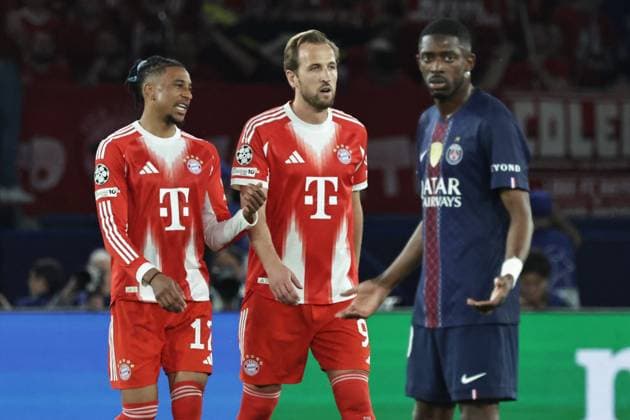 PSG - BAYERN PHOTOPQR LE PARISIEN LP Fred Dugit (Staff) ; Paris ; 28 04 2026 ; Sports Parc des Princes, Paris (XVIe), le 28 04 2026 Demi-finale aller de ligue des Champions Psg-Bayern Munich Michael Olise (17) et Harry Kane (9) LP Fred Dugit Paris, France, april 28th 2026. Champions League. Semi-final (First leg) Paris PSG - Bayern Munich.