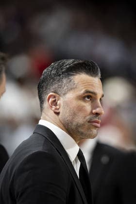Cosea JL Bourg v Besiktas GAIN - EuroCup Final BOURGUE-EN-BRESSE, FRANCE - APRIL 28: Head coach of Besiktas GAIN Alimpijevic Dusan follows the final EuroCup basketball match between Besiktas GAIN and Cosea JL Bourg at the Ekinox in Bourg-en-Bresse France on April 28, 2026. Elyxandro Cegarra Anadolu Bourg-en-Bresse France. Editorial use only. Please get in touch for any other usage.  Copyright: x2026xAnadoluxElyxandroxCegarrax