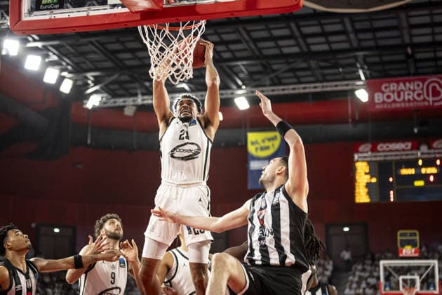 Cosea JL Bourg v Besiktas GAIN - EuroCup Final BOURGUE-EN-BRESSE, FRANCE - APRIL 28: Brynton Lemar (11) of Besiktas GAIN in action against Ricardo Lindo (23) of Cosea JL Bourg during the final EuroCup basketball match between Besiktas GAIN and Cosea JL Bourg at the Ekinox in Bourg-en-Bresse France on April 28, 2026. Elyxandro Cegarra Anadolu Bourg-en-Bresse France. Editorial use only. Please get in touch for any other usage.  Copyright: x2026xAnadoluxElyxandroxCegarrax