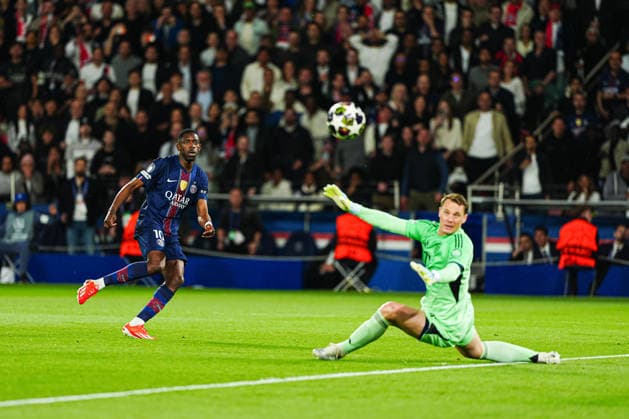 Torschuss Torchance Ousmane Dembà là (Paris St. Germain, 10), Manuel Neuer (FC Bayern München, 01) FRA, Paris St. Germain vs. FC Bayern München, Fussball, UEFA Champions League, Halbfinale, Spielzeit 2025 2026, 28.04.2026 FRA, Paris St. Germain vs. FC Bayern München, Fussball, UEFA Champions League, Halbfinale, Spielzeit 2025 2026, 28.04.2026 Paris Copyright: xEibner-Pressefoto MarcelxvonxFehrnx EP_MFN