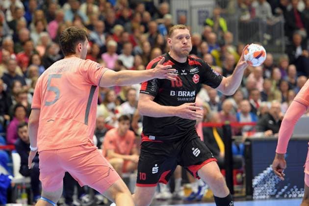 Dainis Kristopans (MT Melsungen 10) (am Ball), Porsteinn Leo Gunnarsson (FC Porto 5) , GER, MT Melsungen - FC Porto (POR), Handball, EHF European League Maenner, Quarter-Final, Saison 2025 2026, 28.04.2026, GER, MT Melsungen - FC Porto, Handball, EHF Maenner, Quarter-Final, Saison 2025 2026, 28.04.2026 Kassel Copyright: xEibner-Pressefotox xRolandxSippelx EP_RSL