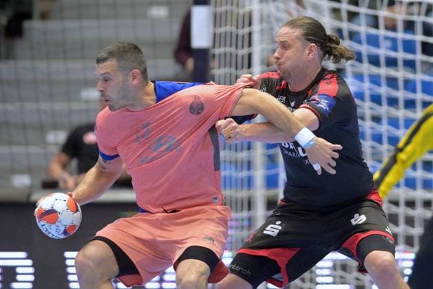 Rui Silva (FC Porto 14) (am Ball), Olle Forsell Schefvert (MT Melsungen 25) , GER, MT Melsungen - FC Porto (POR), Handball, EHF European League Maenner, Quarter-Final, Saison 2025 2026, 28.04.2026, GER, MT Melsungen - FC Porto, Handball, EHF Maenner, Quarter-Final, Saison 2025 2026, 28.04.2026 Kassel *** Rui Silva FC Porto 14 on the ball , Olle Forsell Schefvert MT Melsungen 25 , GER, MT Melsungen FC Porto POR , Handball, EHF European League Men, Quarter Final, Season 2025 2026, 28 04 2026, GER, MT Melsungen FC Porto, Handball, EHF Men, Quarter Final, Season 2025 2026, 28 04 2026 Kassel Copyright: xEibner-Pressefotox xRolandxSippelx EP_RSL