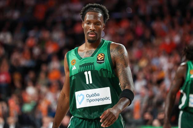 April 28, 2026, Valencia, Valencia, Spain: Nigel Hayes-Davis of Panathinaikos AKTOR Athens looks on during the EuroLeague Play Off Game One match between Valencia Basket and Panathinaikos Aktor Athens at Roig Arena on April 28, 2026 in Valencia, Spain. Valencia Basket V Panathinaikos Aktor Athens - Euroleague 2025 2026 Play Off Game 1  - ZUMAa181 20260428_zaa_a181_381 Copyright: xIrinaxR.xHipolitox