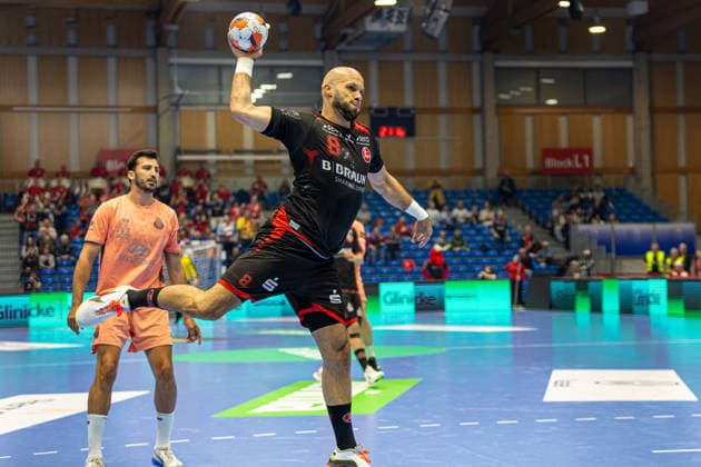 KASSEL, GERMANY - APRIL 28: Adrian Sipos (MT Melsungen, 8) with ball during the EHF European League, match between MT Melsungen vs. FC Porto at Rothenbach-Halle on April 28, 2026 in Kassel, Germany. Hessen Germany Copyright: xBEAUTIFULxSPORTS Freudensteinx