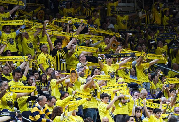 Fenerbahce Beko v Zalgiris - EuroLeague ISTANBUL, TURKIYE - APRIL 28: Fans of Fenerbahce Beko support their team during the EuroLeague play-off first match between Fenerbahce Beko and Zalgiris at Ulker Sports and Event Hall in Istanbul, Turkiye on April 28, 2026. Esra Bilgin Anadolu Istanbul Turkey. Editorial use only. Please get in touch for any other usage.  Copyright: x2026xAnadoluxEsraxBilginx