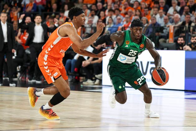 April 28, 2026, Valencia, Valencia, Spain: Kameron Taylor of Valencia Basket and Kendrick Nunn of Panathinaikos AKTOR Athens in action during the EuroLeague Play Off Game One match between Valencia Basket and Panathinaikos Aktor Athens at Roig Arena on April 28, 2026 in Valencia, Spain. Valencia Basket V Panathinaikos Aktor Athens - Euroleague 2025 2026 Play Off Game 1  - ZUMAa181 20260428_zaa_a181_413 Copyright: xIrinaxR.xHipolitox