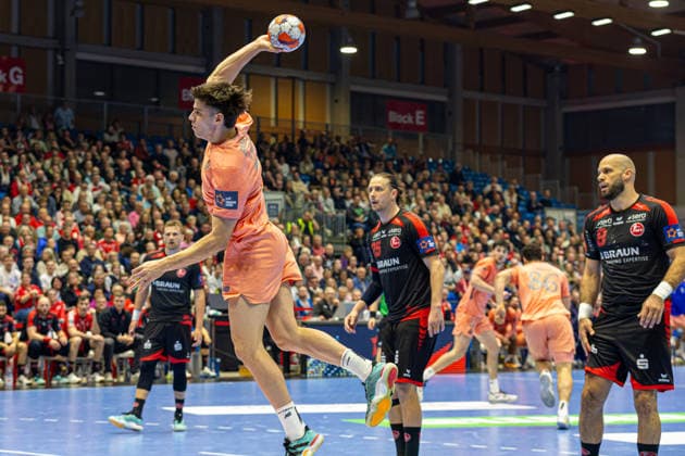 KASSEL, GERMANY - APRIL 28: Pedro Oliveira (FC Porto Handball, 71) with ball during the EHF European League, match between MT Melsungen vs. FC Porto at Rothenbach-Halle on April 28, 2026 in Kassel, Germany. Hessen Germany Copyright: xBEAUTIFULxSPORTS Freudensteinx
