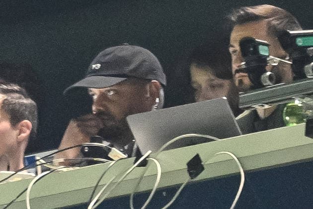 Trainer Vincent Kompany (FC Bayern München) Looks on during the UEFA Champions League 2025 26 Semi Final First Leg match between Paris Saint-Germain and FC Bayern München at Parc des Princes on April 28, 2026 in Paris, France. (Photo by Harry Langer DeFodi Images) -