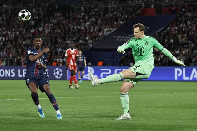 PSG - BAYERN PHOTOPQR LE PARISIEN LP Fred Dugit (Staff) ; Paris ; 28 04 2026 ; Sports Parc des Princes, Paris (XVIe), le 28 04 2026 Demi-finale aller de ligue des Champions Psg-Bayern Munich Ousmane Dembélé (10) et Manuel Neuer (1) LP Fred Dugit Paris, France, april 28th 2026. Champions League. Semi-final (First leg) Paris PSG - Bayern Munich.