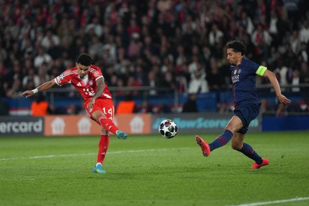 Luis Diaz of Bayern Munich pulls it back to 5-4 Paris Saint-Germain v Bayern Munich, UEFA Champions League, Semi Final, First Leg, Football, Parc des Princes, Paris, France - 28 Apr 2026Paris Parc des Princes France EDITORIAL USE ONLY No use with unauthorised audio, video, data, fixture lists, club league logos or live services. Online in-match use limited to 120 images, no video emulation. No use in betting, games or single club league player publications. Copyright: xDavexWinter Shutterstockx 16847969cv