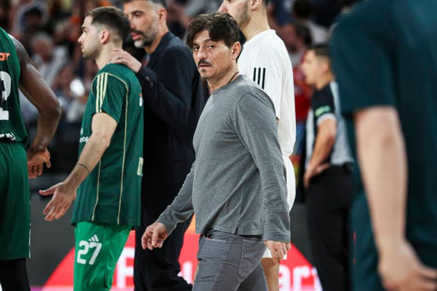 April 28, 2026, Valencia, Valencia, Spain: Dimitris Giannakopoulos, president of Panathinaikos AKTOR Athens during the EuroLeague Play Off Game One match between Valencia Basket and Panathinaikos Aktor Athens at Roig Arena on April 28, 2026 in Valencia, Spain. Valencia Spain - ZUMAa181 20260428_zaa_a181_433 Copyright: xIrinaxR.xHipolitox