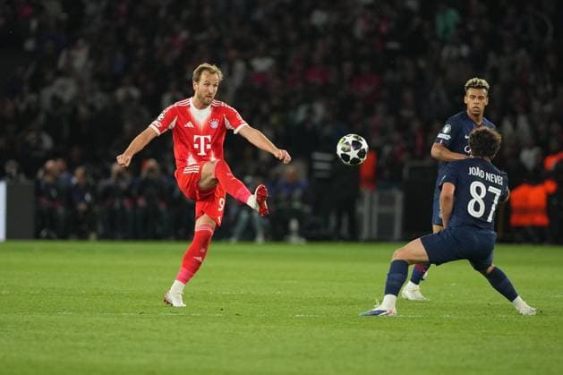 Harry Kane of Bayern Munich with the assist for Luis Diaz of Bayern Munich Paris Saint-Germain v Bayern Munich, UEFA Champions League, Semi Final, First Leg, Football, Parc des Princes, Paris, France - 28 Apr 2026Paris Parc des Princes France EDITORIAL USE ONLY No use with unauthorised audio, video, data, fixture lists, club league logos or live services. Online in-match use limited to 120 images, no video emulation. No use in betting, games or single club league player publications. Copyright: xDavexWinter Shutterstockx 16847969cz