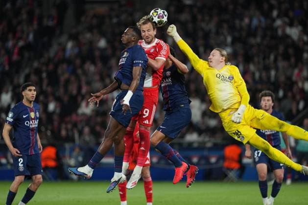 Matvey Safonov of PSG punches clear from Harry Kane of Bayern Munich Paris Saint-Germain v Bayern Munich, UEFA Champions League, Semi Final, First Leg, Football, Parc des Princes, Paris, France - 28 Apr 2026Paris Parc des Princes France EDITORIAL USE ONLY No use with unauthorised audio, video, data, fixture lists, club league logos or live services. Online in-match use limited to 120 images, no video emulation. No use in betting, games or single club league player publications. Copyright: xDavexWinter Shutterstockx 16847969dc