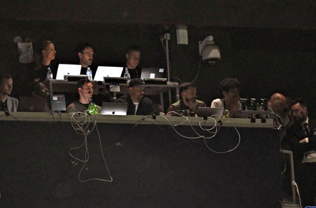 28.04.2026, Fussball UEFA Championsleague 2025 2026: Halbfinale Hinspiel, Paris St. Germain - FC Bayern München, im Stadion Parc de Princes in Paris (Frankreich). Trainer Vincent Kompany (FC Bayern München) auf der Tribüne. Zum zuschauen verdammt