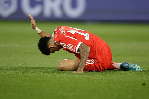 2026.04.27 Paris, Parc des Princes UEFA Champions League Halbfinale Paris Saint Germain - Bayern Muenchen v.l., Luis Diaz (FC Bayern München) enttaeuscht, enttaeuscht schauend, dissapointed, traurig, frustiert, frust, gefrustet Copyright: AntonioxBorga