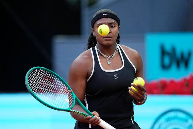 April 28, 2026, Madrid, Madrid, Spain: Hailey Baptiste of USA plays against Aryna Sabalenka of Belarus during the Mutua Madrid Open 2026, ATP, Tennis Herren Masters 1000 and WTA, Tennis Damen 1000, at La Caja Magica on April 28, 2026 in Madrid, Spain. Madrid Spain - ZUMAa181 20260428_zaa_a181_360 Copyright: xOscarxJ.xBarrosox