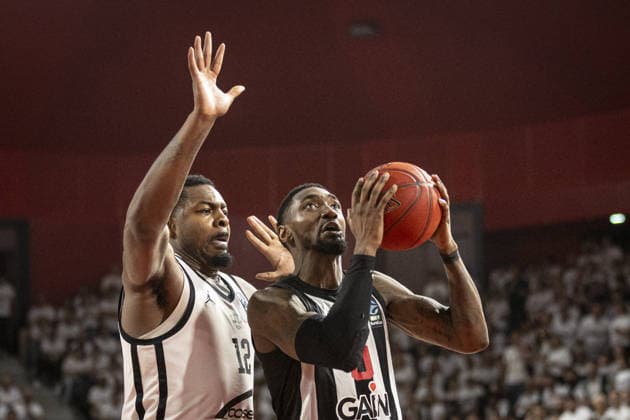 Cosea JL Bourg v Besiktas GAIN - EuroCup Final BOURG-EN-BRESSE, FRANCE - APRIL 28: Tajuan Agee of Cosea JL Bourg and Darius McGhee compete during the final EuroCup basketball match between Besiktas GAIN Istanbul and Cosea JL Bourg at the Ekinox in Bourg-en-Bresse France on April 28, 2026. Elyxandro Cegarra Anadolu Bourg-en-Bresse France. Editorial use only. Please get in touch for any other usage.  Copyright: x2026xAnadoluxElyxandroxCegarrax