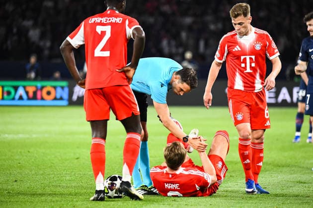 FOOTBALL : Paris Saint Germain vs FC Bayern Munich - Ligue des Champions - demi finale aller - 28 04 2026 Sandro Schärer (Arbitre central) Harry Kane (Bayern Munich) ParisFrance  Copyright: xBaptistexAutissierx
