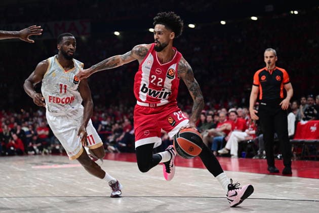 EuroLeague Basketball, Play Off Game 1, Olympiacos Piraeus vs AS Monaco - Tyler Dorsey, 22 of Olympiacos Piraeus in action during the Euroleague Play Off Game 1 basketball match between Olympiacos Piraeus and Play Off Game 1 held at Peace and Friendship Stadium in Piraeus, Grecee, 28 April 2026. PIRAEUS Greece Copyright: xOnexInchxProductionsx 6952350