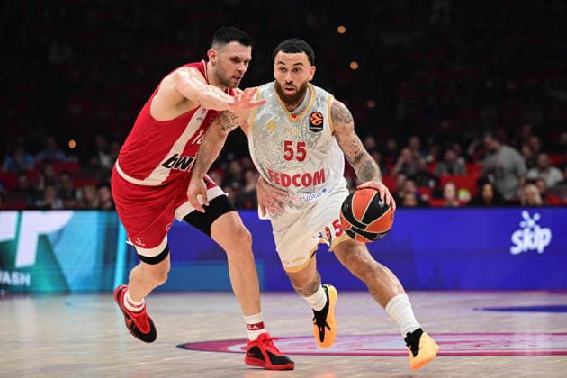 EuroLeague Basketball, Play Off Game 1, Olympiacos Piraeus vs AS Monaco - Mike James, 55 of AS Monaco in action during the Euroleague Play Off Game 1 basketball match between Olympiacos Piraeus and Play Off Game 1 held at Peace and Friendship Stadium in Piraeus, Grecee, 28 April 2026. PIRAEUS Greece Copyright: xOnexInchxProductionsx 6952587