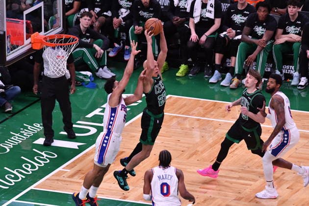 Boston Celtics vs Philadelphia 76ers - NBA, Basketball Herren, USA BOSTON, USA - APRIL 28: Celtics’ Jordan Walsh (27) grabs a rebound during a match between the Boston Celtics face the Philadelphia 76ers in Game 5 of their first-round playoff series at TD Garden in Boston, Massachusetts on April 28, 2026. Joseph Prezioso Anadolu Massachusetts United States. Editorial use only. Please get in touch for any other usage.  Copyright: x2026xAnadoluxJosephxPreziosox