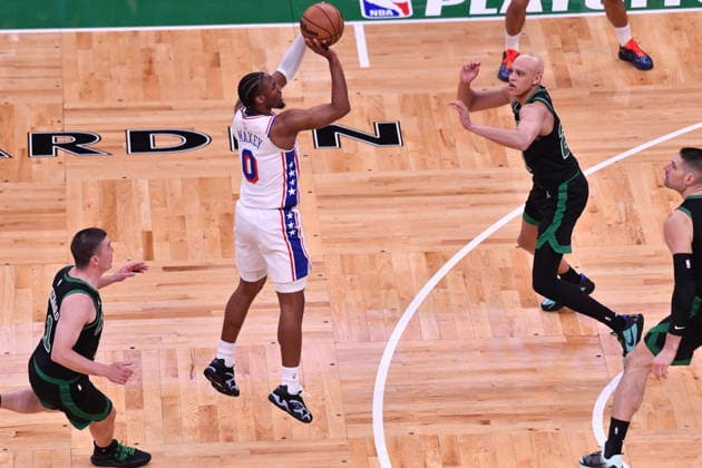 Boston Celtics vs Philadelphia 76ers - NBA, Basketball Herren, USA BOSTON, USA - APRIL 28: 76ers’ Tyrese Maxey (0) takes a shot during a match between the Boston Celtics face the Philadelphia 76ers in Game 5 of their first-round playoff series at TD Garden in Boston, Massachusetts on April 28, 2026. Joseph Prezioso Anadolu Massachusetts United States. Editorial use only. Please get in touch for any other usage.  Copyright: x2026xAnadoluxJosephxPreziosox