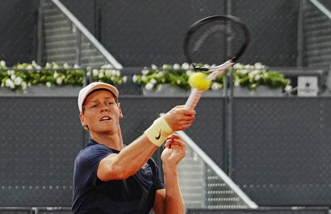 April 29, 2026, Madrid, Bretagne, SPAIN: Jannik Sinner in Trainer during the Mutua Madrid Open 2026, ATP, Tennis Herren Masters 1000 and WTA, Tennis Damen 1000 on 29 April 2026 at La Caja Magica in Madrid, Spain - Photo: . Madrid SPAIN - ZUMAl193 20260429_zsp_l193_007 Copyright: xLaurentxLairysx