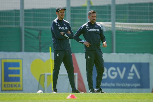 Fussball, Bundesliga, Herren, Training SC Freiburg - Europa-Park-Stadion, Europa Park Stadion,: Julian Schuster (SC Freiburg, Trainer) Freiburg Europa Park Stadion Baden-Württemberg Deutschland Copyright: xFINLEYxMÖRCHx
