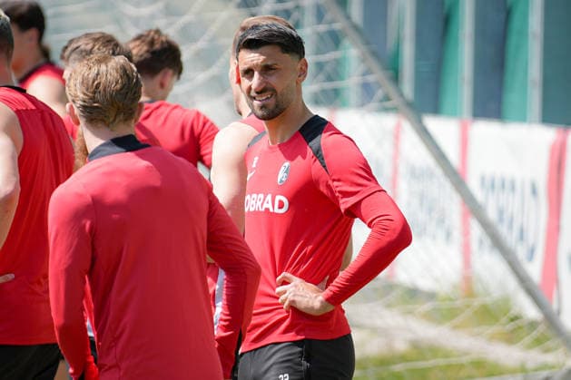 Fussball, Bundesliga, Herren, Training SC Freiburg - Europa-Park-Stadion, Europa Park Stadion,: Vincenzo Grifo (SC Freiburg, 32) Freiburg Europa Park Stadion Baden-Württemberg Deutschland Copyright: xFINLEYxMÖRCHx