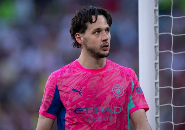 Manchester City v Southampton - Emirates FA Cup Semi Final LONDON, ENGLAND - APRIL 25: Manchester City goalkeeper James Trafford during the Emirates FA Cup Semi Final match between Manchester City and Southampton on April 25, 2026 in London, England. ***Local Caption*** James Trafford London Wembley Stadium England United Kingdom Copyright: xVisionhausx 776483534
