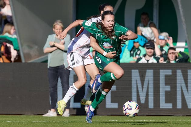 v.li.: Natallia Padilla-Bidas (FC Bayern München, 23) und Mara Alber (SV Werder Bremen, 37) im Zweikampf, Duell, Dynamik, Aktion, Action, Spielszene, DIE DFB-RICHTLINIEN UNTERSAGEN JEGLICHE NUTZUNG VON FOTOS ALS SEQUENZBILDER UND ODER VIDEOÄHNLICHE FOTOSTRECKEN. DFB REGULATIONS PROHIBIT ANY USE OF PHOTOGRAPHS AS IMAGE SEQUENCES AND OR QUASI-VIDEO., 29.04.2026, Bremen (Deutschland), Fussball, Google Pixel Frauen-Bundesliga, SV Werder Bremen - FC Bayern München