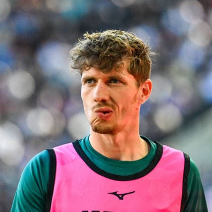 GER, 1. FBL, FC Augsburg vs Eintracht Frankfurt 25.04.2026, WWK-Arena, Augsburg, GER, 1. FBL, FC Augsburg vs Eintracht Frankfurt, im Bild Kristijan Jakic (FC Augsburg, 17)